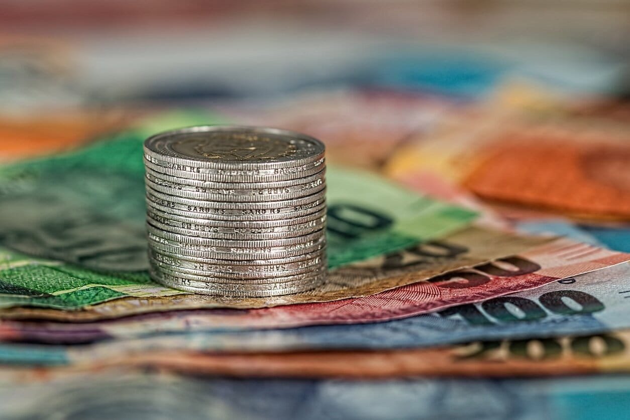 Pièces de monaie et de billets de banque - déblocage des fonds après une saisie sur compte bancaire sans avertissement