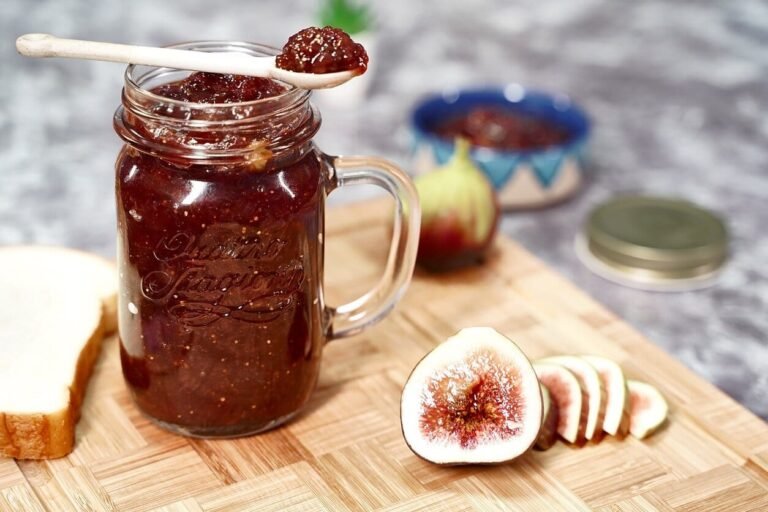 Image d'une confiture de figues mise en pot