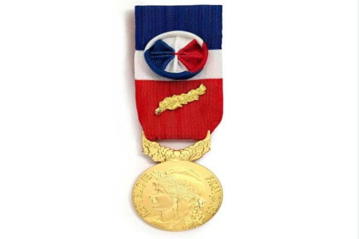 MÉDAILLE DU TRAVAIL - 20 ans - Echelon "Argent" avec coffret EUR 4,70