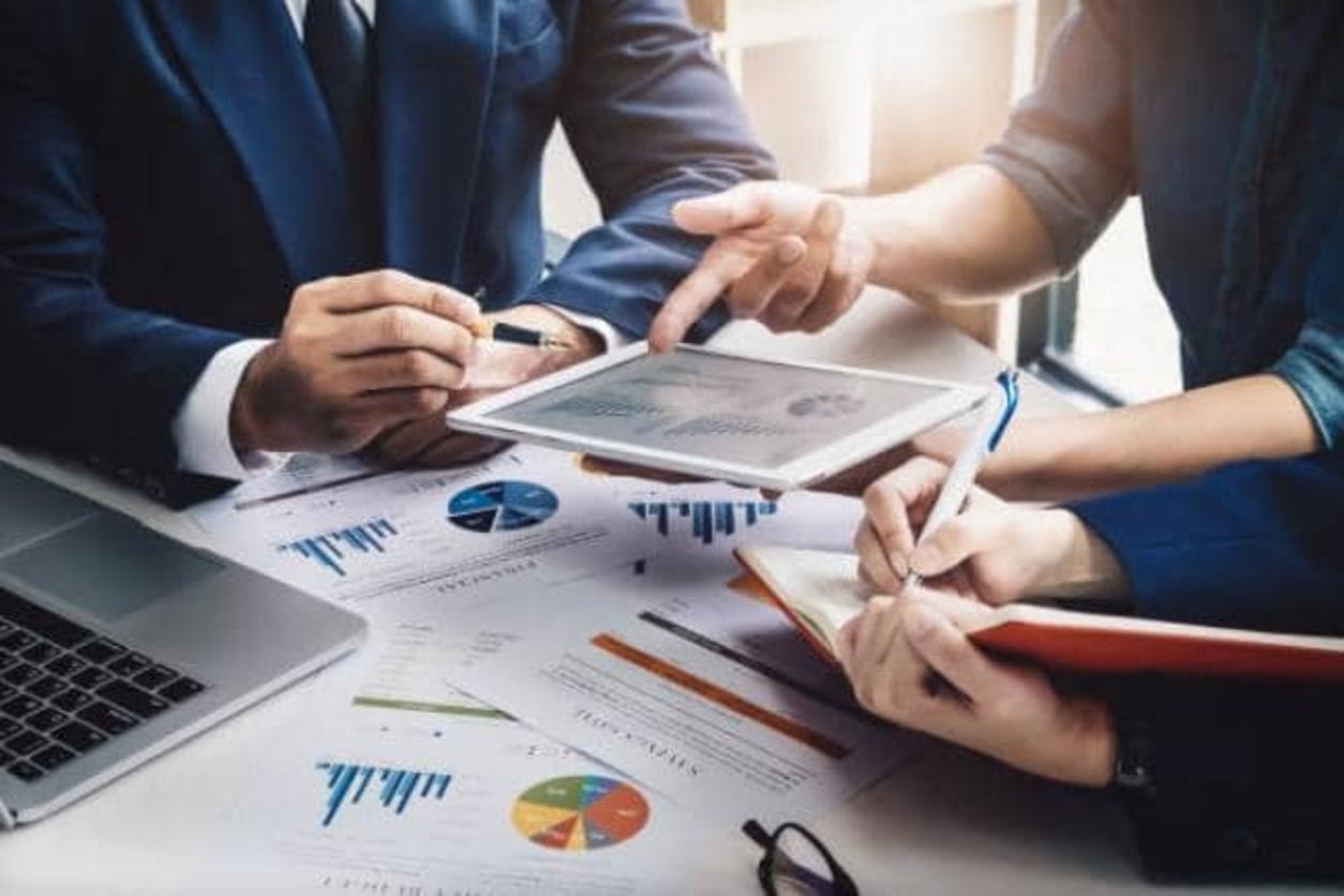 Work in Nuyzillspex Advisors Ltd Conseil financier